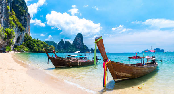 istock Long tail boat tropical beach, Krabi, Thailand 1000064158