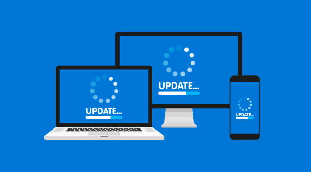 computer, laptop und smartphone mit update prozessbild. installieren sie neue software, systembetreuung in betrieb. vektor-illustration - aktualisierung kommunikation stock-grafiken, -clipart, -cartoons und -symbole