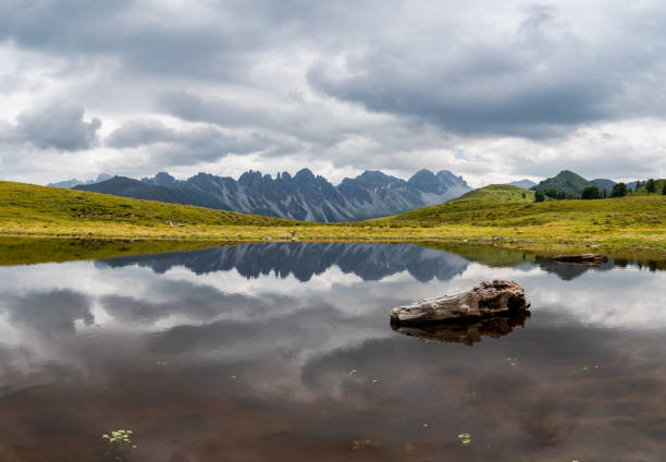 jezioro salfains w austrii - lake mountain north tirol austria zdjęcia i obrazy z banku zdjęć