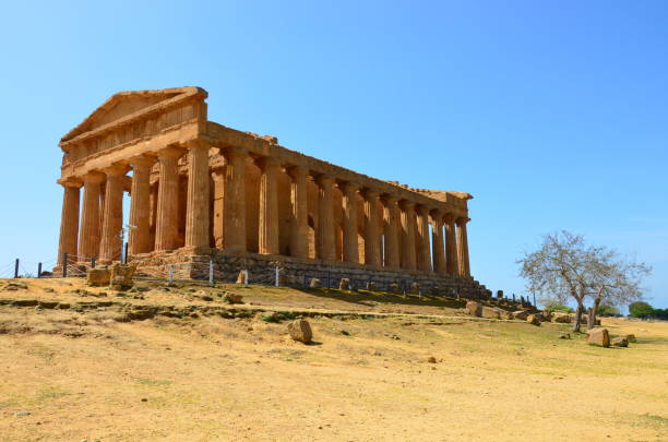 istock Temple of Concordia, Agrigento 1000363692