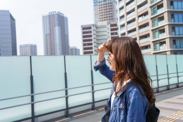istock Date woman outside 1000564576