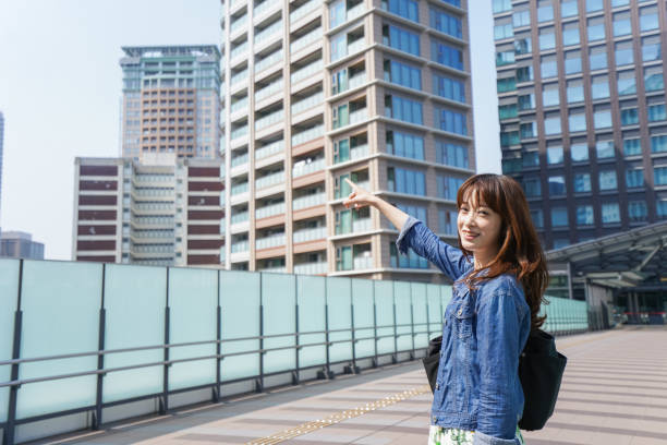 istock Date woman outside 1000564740