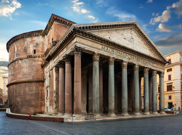istock Ancient building of Rome 1000716274