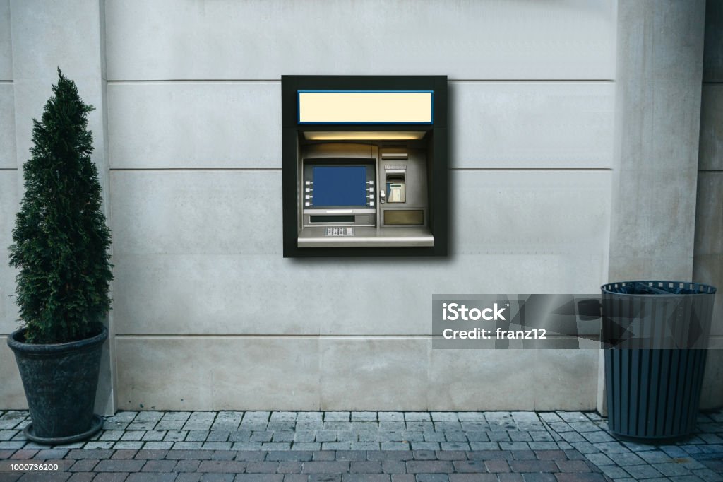 Moderna gatan ATM maskin för uttag av pengar och andra finansiella transaktioner - Royaltyfri Bankomat Bildbanksbilder
