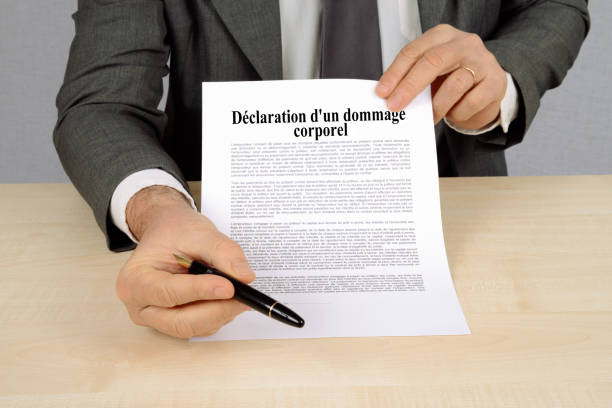 istock Contract of personal injury 1000837220