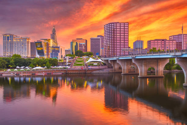 istock Hartford, Connecticut, USA Skyline 1000887050