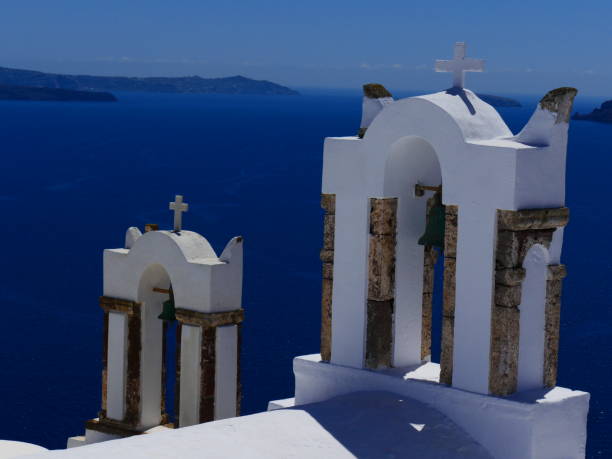 istock Churches, Oia, Santorin island, Greece 1000915498