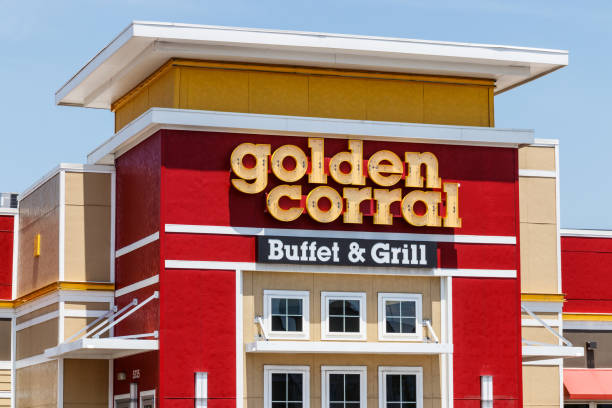 Golden Corral Buffet and Grill. Golden Corral serves many free meals to active duty and military veterans II Ft. Wayne - Circa June 2018: Golden Corral Buffet and Grill. Golden Corral serves many free meals to active duty and military veterans II corral photos stock pictures, royalty-free photos & images
