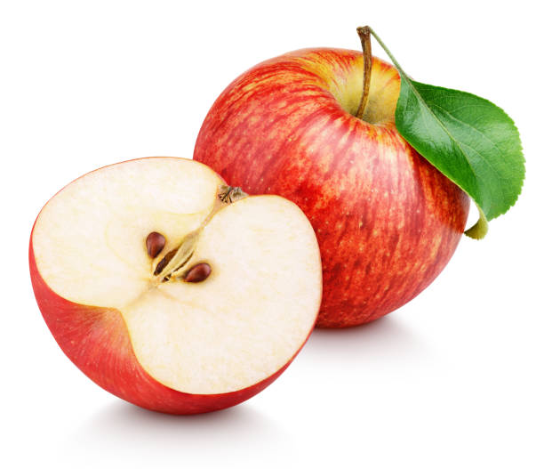 frutas manzana roja con verde y la mitad de la hoja aislados en blanco - trazado de recorte fotografías e imágenes de stock