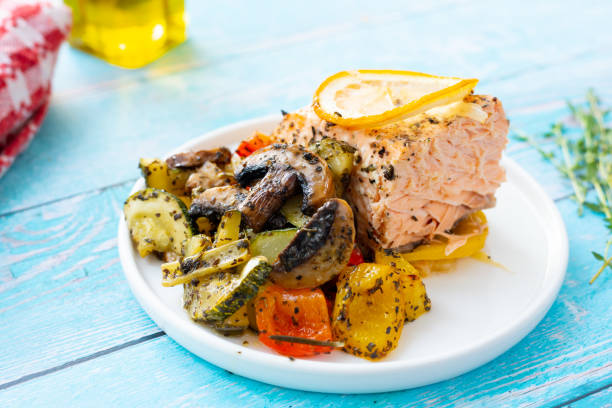 istock Grilled salmon fillet with white sauce 1000996820