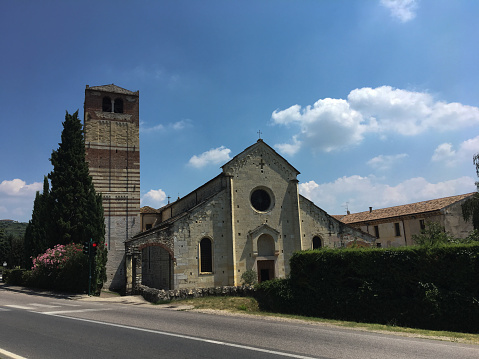 This church is located in San Floriano and it represent the most interesting example of the Romanesque period in Valpolicella.