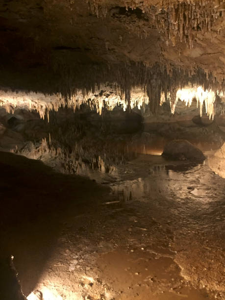 magiczne podziemne jaskinie - shenandoah river valley zdjęcia i obrazy z banku zdjęć
