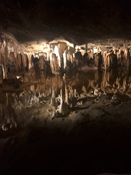 magiczne podziemne jaskinie - shenandoah river valley zdjęcia i obrazy z banku zdjęć