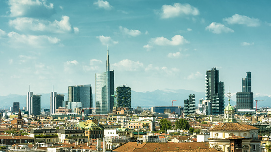 Skyline Milano con rascacielos de Porto Nuovo photo