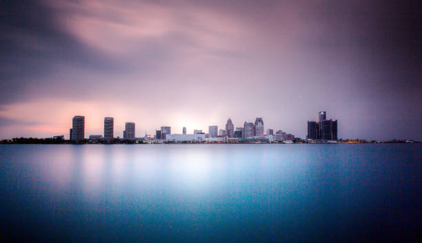 istock Detroit City Skyline at Dusk 1001261616