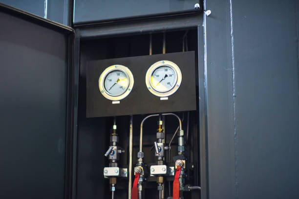 istock Pressure gauge meter on copper pipes 1001386034