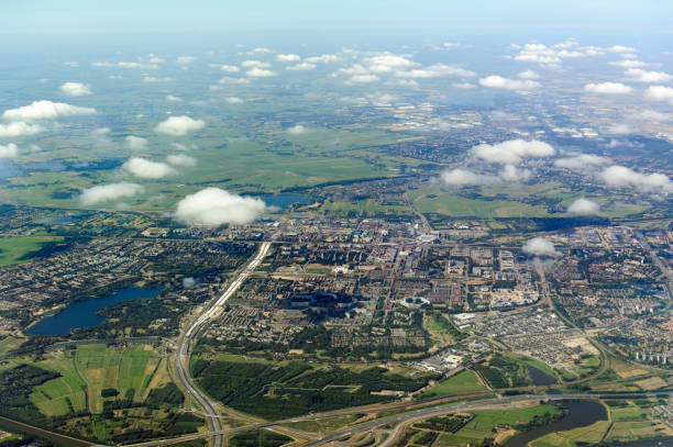 istock vliegen boven nederland 1001393006