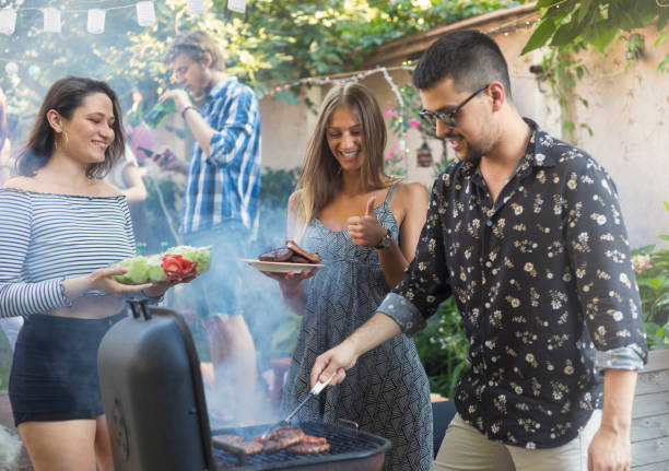 istock Summer party outdoors 1001472798