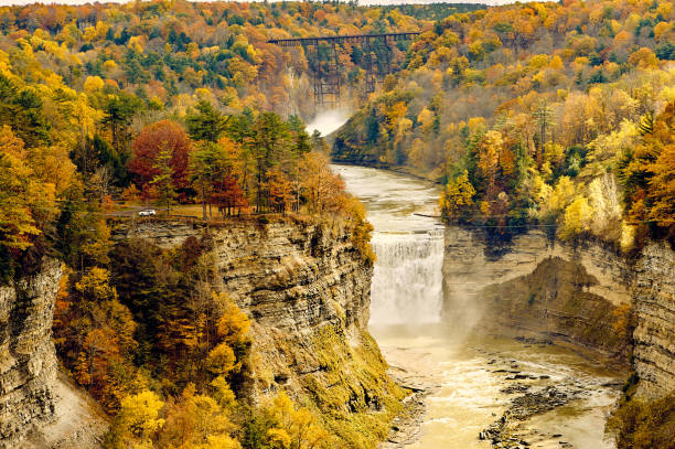 istock Autumn scene of waterfalls and gorge 1001482162