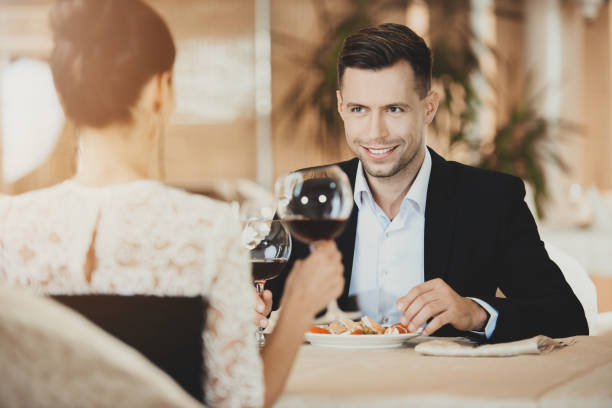 istock Couple in Love Have Romantic Evening in Restaurant 1001525050