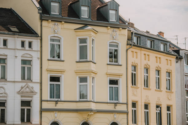 istock Classic residential buildings 1001568206