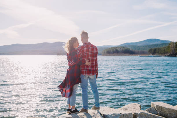 istock Love story on a lake 1001588772