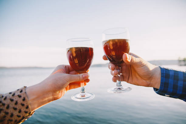 istock Love story on a lake 1001595052