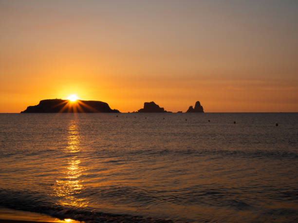 istock Sunrise in the Illes Medes (Medes Islands) 1001664020