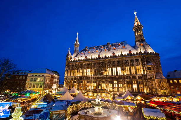 istock Aachen Christmas Market in December 1001727586
