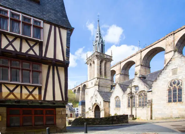 viaduct and traditional houses of old city Morlaix, Brittany, France"n