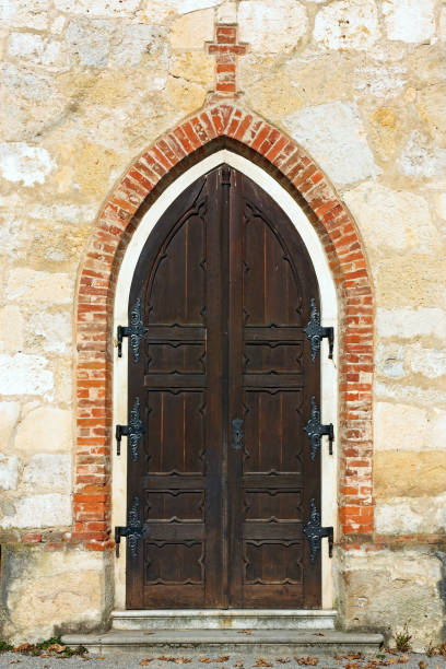 istock Old wooden entrance door 1001753996