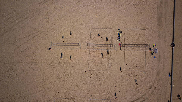 上記の空中映像カリフォルニア ハンティントンビーチ - lifeguard orange nature beach ストックフォトと画像