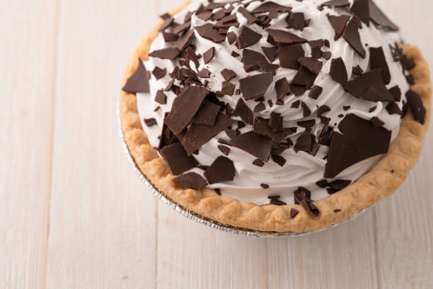 istock chocolate cream pie with chocolate shavings 1001961644