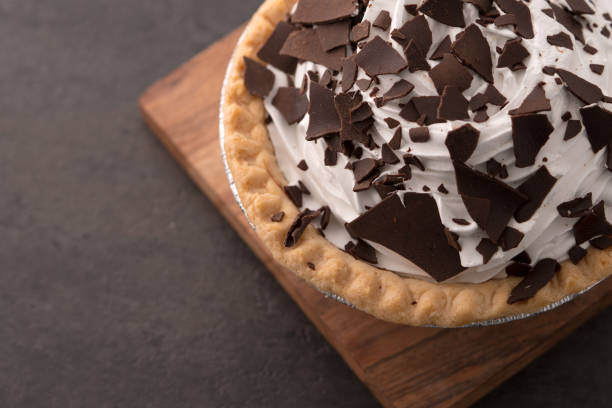 istock chocolate cream pie with chocolate shavings 1001964054