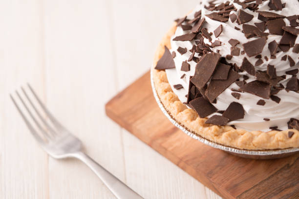 istock chocolate cream pie with chocolate shavings 1001964090