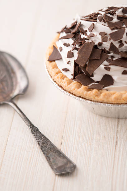 istock chocolate cream pie with chocolate shavings 1001966578