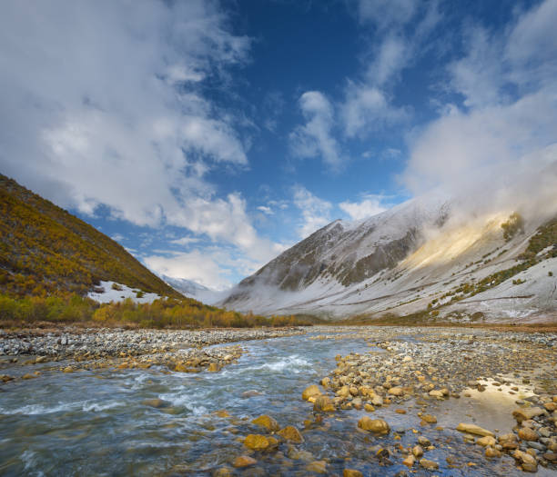 가을 풍경, 강 - valley georgia river mountain 뉴스 사진 이미지