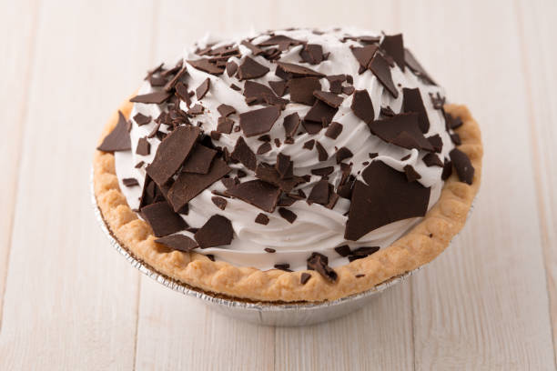 istock chocolate cream pie with chocolate shavings 1001969308