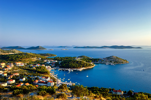 Islas de Kornati increíbles de Croacia. Parte norte de Dalmacia. Detalle sol del paisaje marino de Zadar a Sibenik. photo
