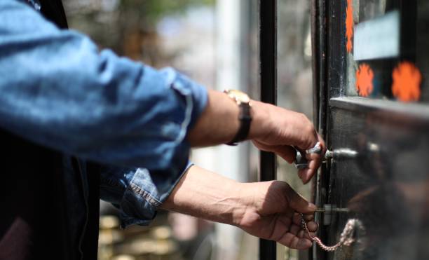 istock to open a shop with a padlock 1002098394