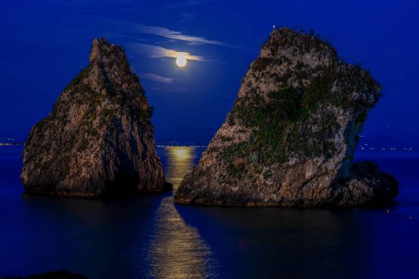 istock Two Vietri brothers on the Sea 1002154726
