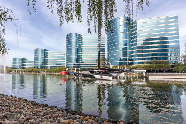 Oracle 's headquarters in Silicon Valley. Redwood Shores, California, USA - March 30, 2018: Oracle sign at Oracle 's headquarters in Silicon Valley. Oracle Corporation is an American multinational computer technology corporation. redwood city stock pictures, royalty-free photos & images