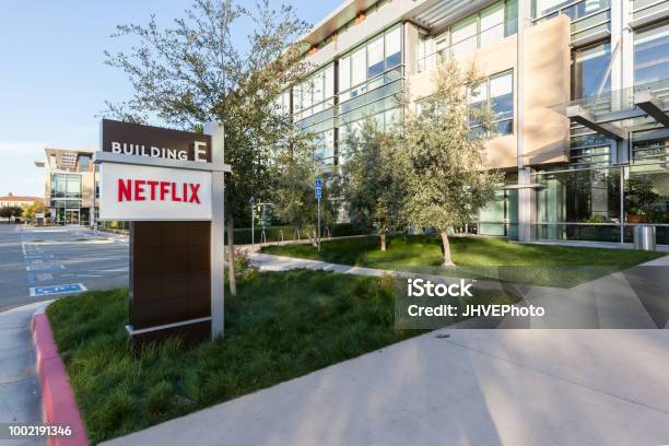 Vista Exterior Del Edificio De La Sede De Netflix Foto de stock y más banco de imágenes de Netflix - Netflix, Arquitectura exterior, Negocio