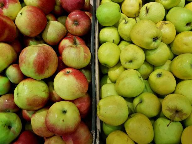 istock Heap of green apples 1002254292