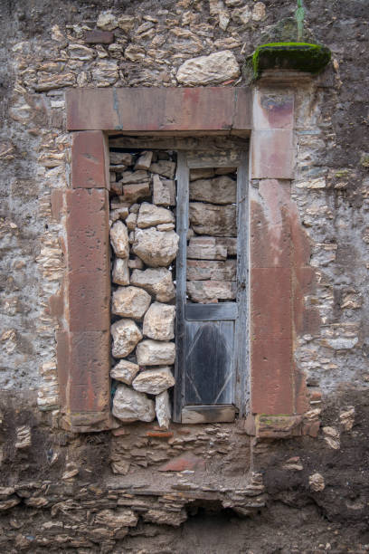 istock Stone door Entrance 1002260916
