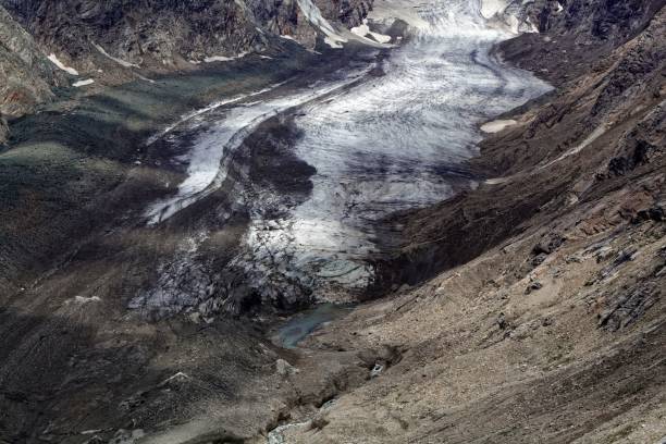 istock The Pasterze glacier in the Eastern Alps 1002409302