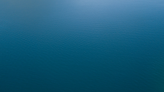 vista aérea de agua de mar clara photo