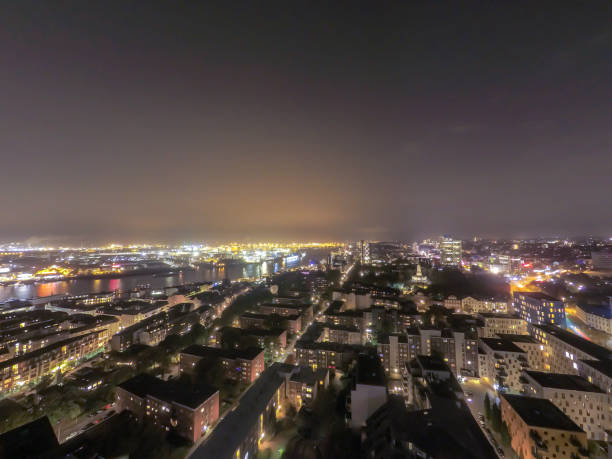 istock Night scene of Hamburg Germany 1002918280