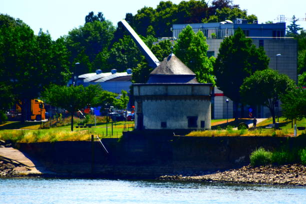 istock old crane Andernach am Rhein 1002996976