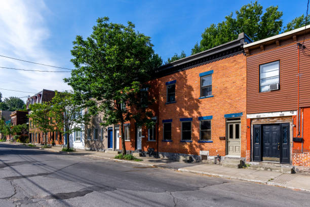 istock Montreal south west street 1003091122